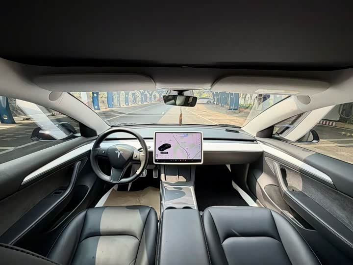 Фото 6 - Tesla Model 3