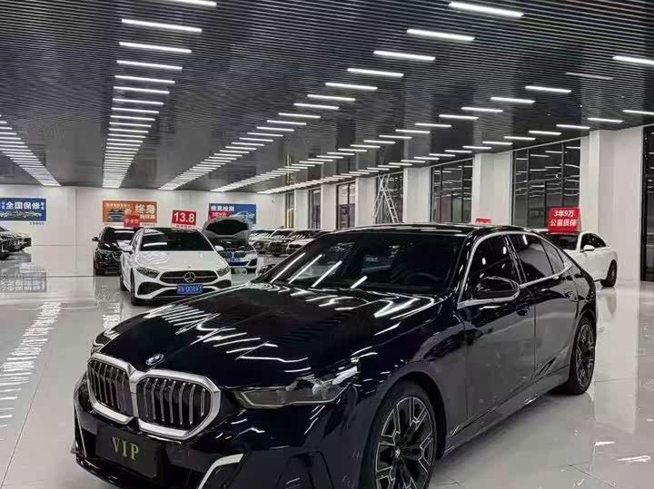 Фото 1 - BMW 5 Series