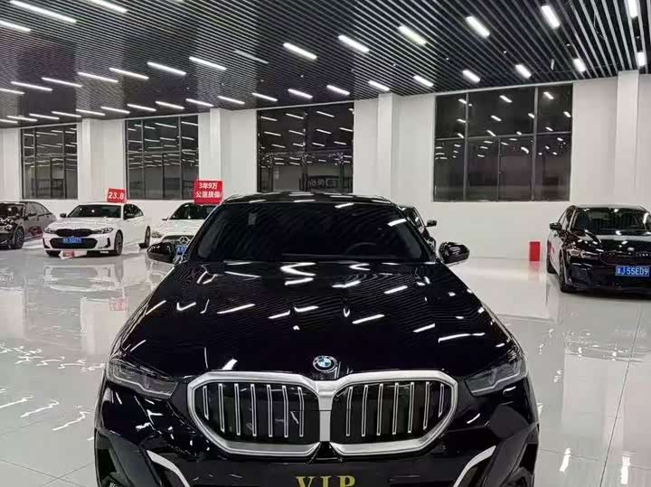 Фото 2 - BMW 5 Series