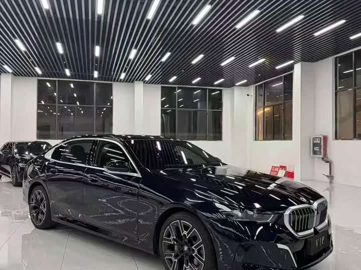 Фото 3 - BMW 5 Series