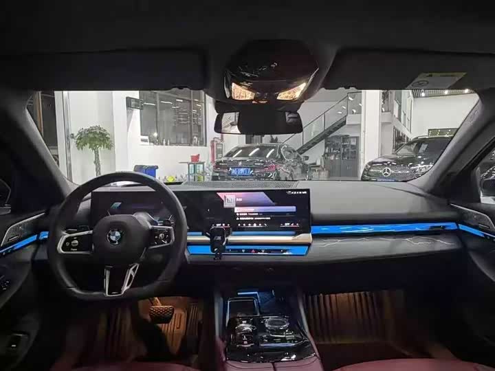 Фото 6 - BMW 5 Series