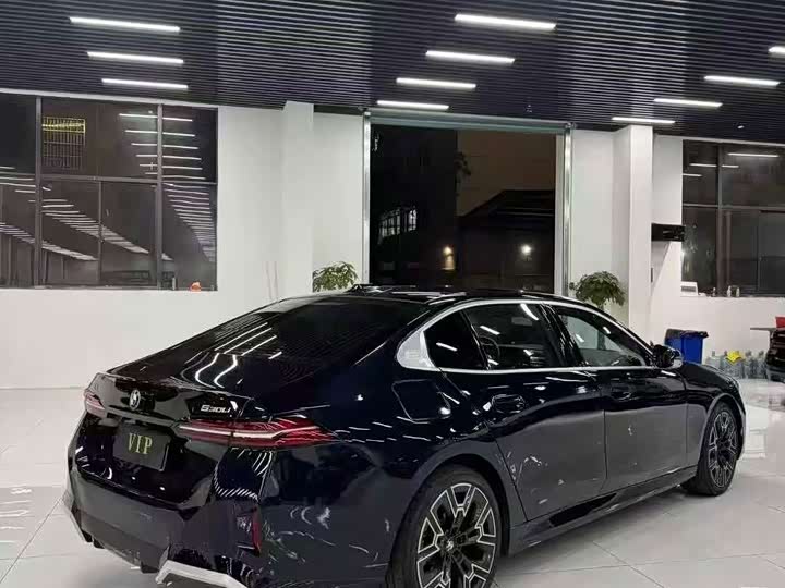 Фото 8 - BMW 5 Series