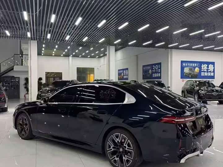 Фото 9 - BMW 5 Series