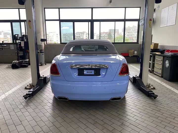 Фото 3 - Rolls-Royce Dawn