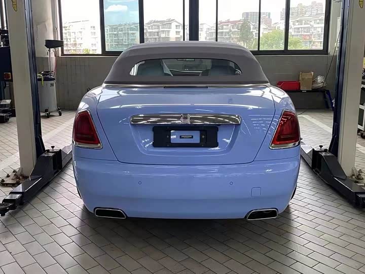 Фото 5 - Rolls-Royce Dawn