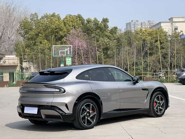 Фото 8 - Xiaomi YU7