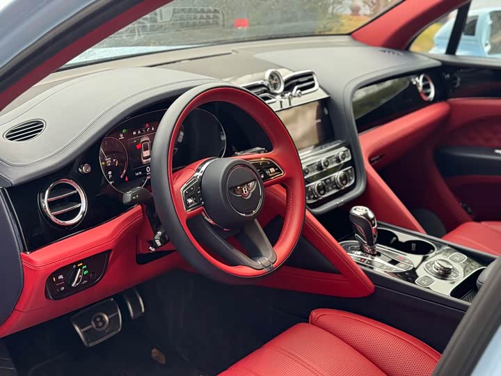 Фото 8 - Bentley Bentayga Hybrid