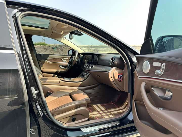 Фото 6 - Mercedes-Benz E-Class Hybrid