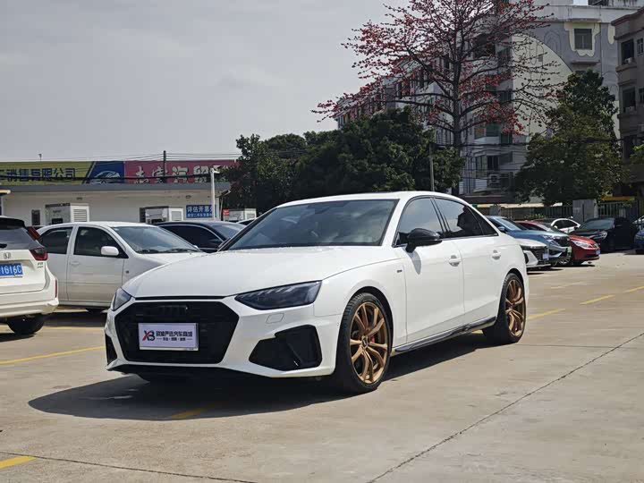 Фото 1 - Audi A4L