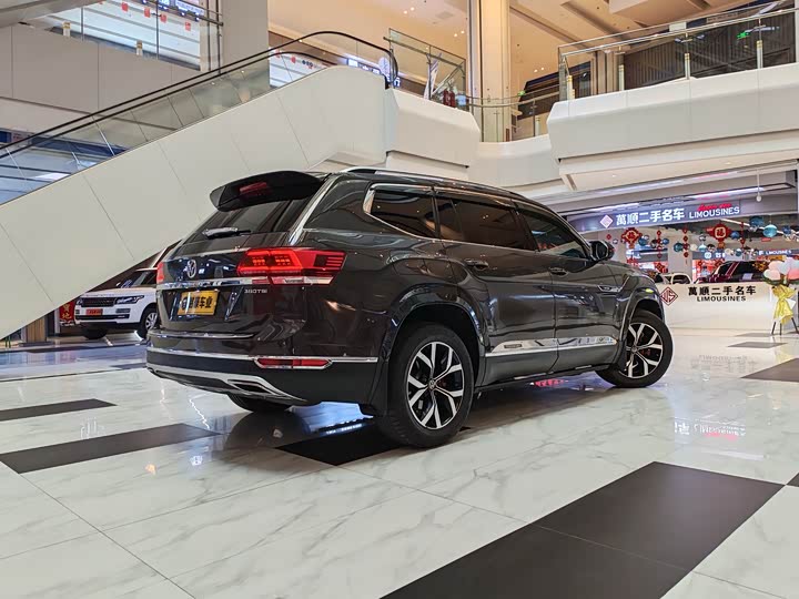 Photo 7 - Volkswagen Teramont Pro