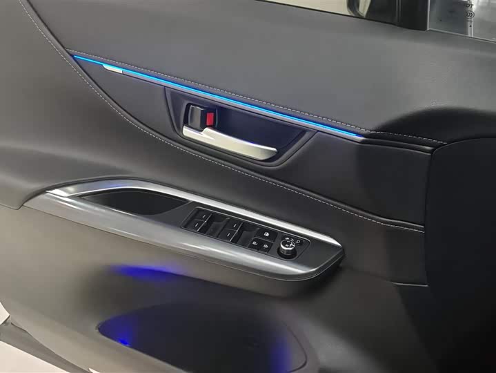 Фото 7 - Toyota Venza