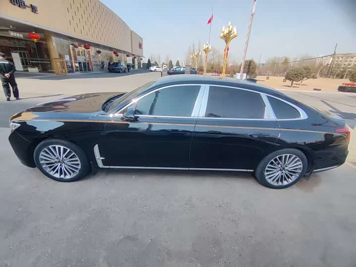 Фото 2 - Hongqi H9