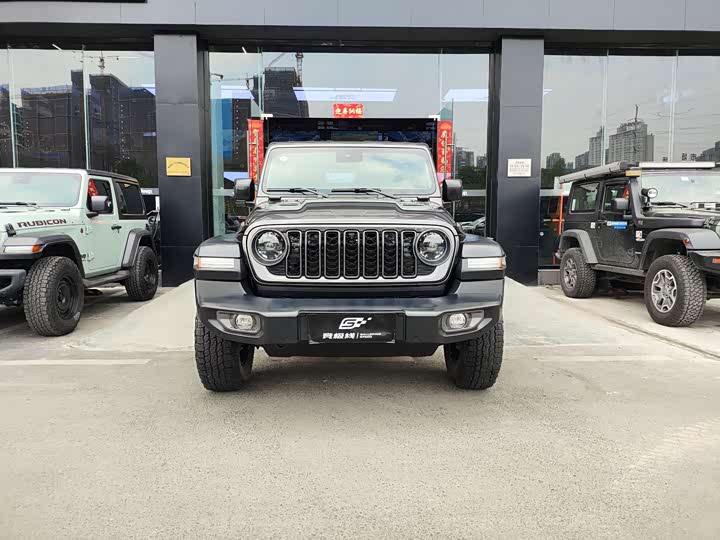 Фото 2 - Jeep Wrangler