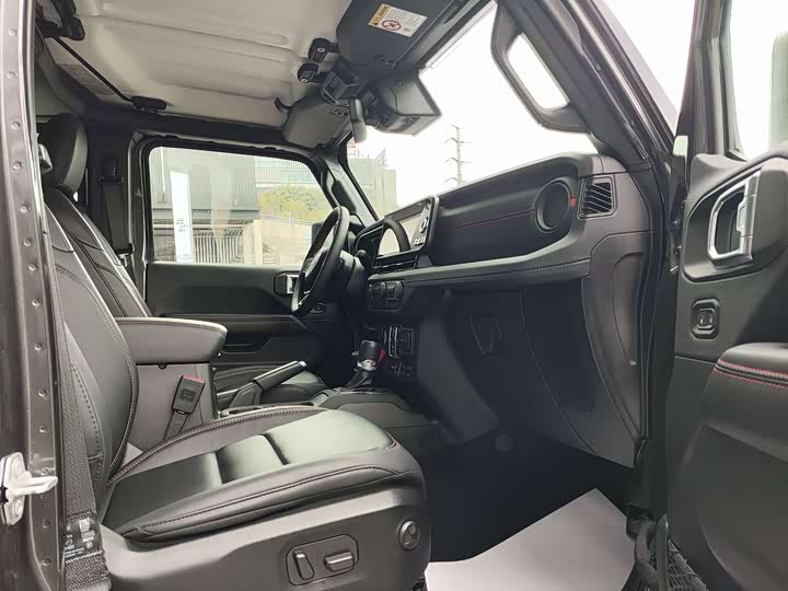 Фото 7 - Jeep Wrangler