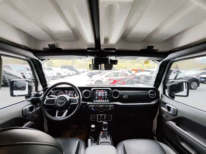 Фото 9 - Jeep Wrangler Hybrid