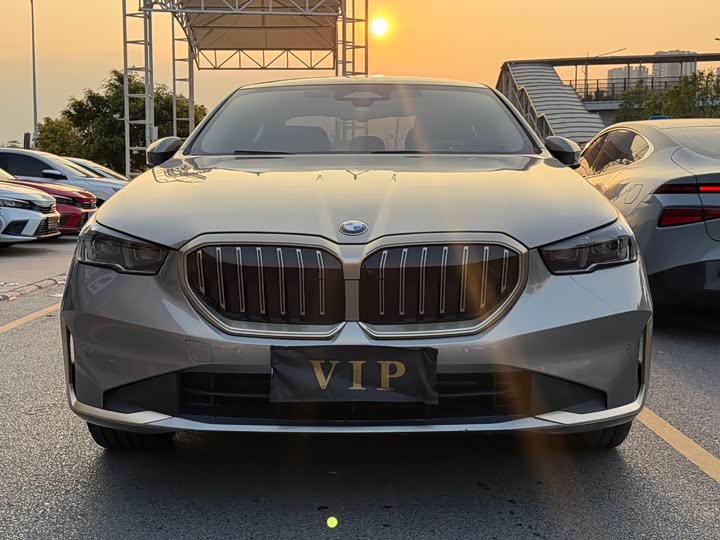 Фото 2 - BMW 5 Series