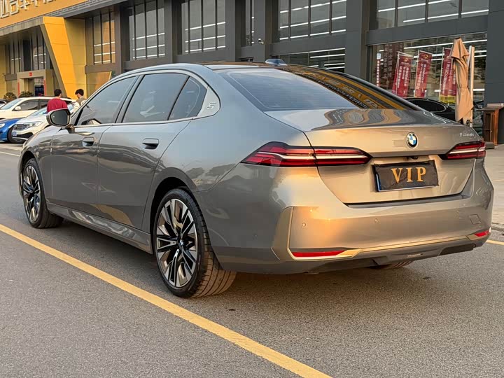 Фото 7 - BMW 5 Series