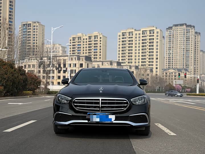 Фото 2 - Mercedes-Benz E-Class