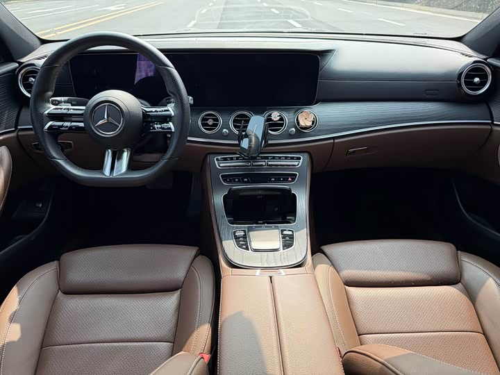 Фото 9 - Mercedes-Benz E-Class