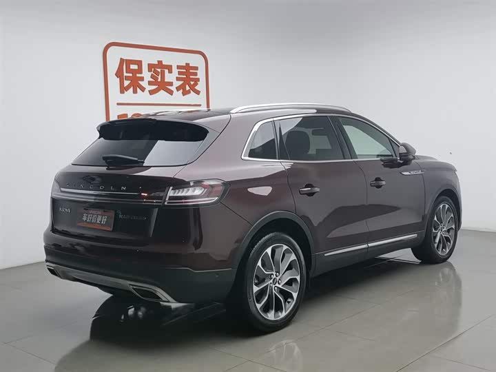 Фото 2 - Lincoln Nautilus