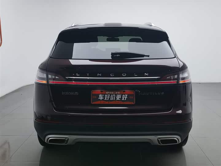 Фото 4 - Lincoln Nautilus