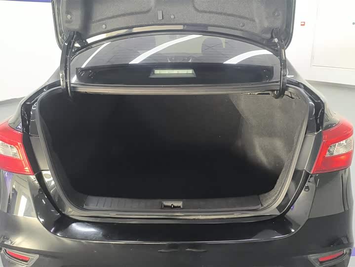 Фото 4 - Nissan Sylphy