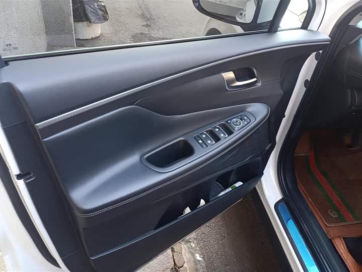 Фото 7 - Hyundai Santa Fe