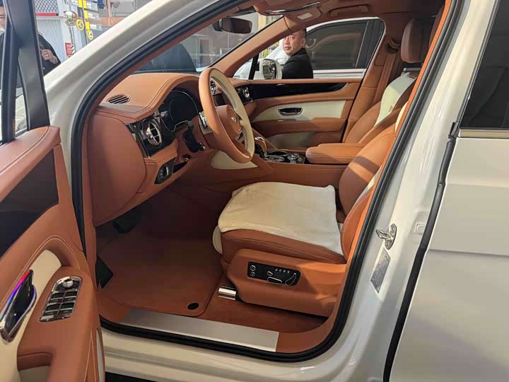 Фото 7 - Bentley Bentayga