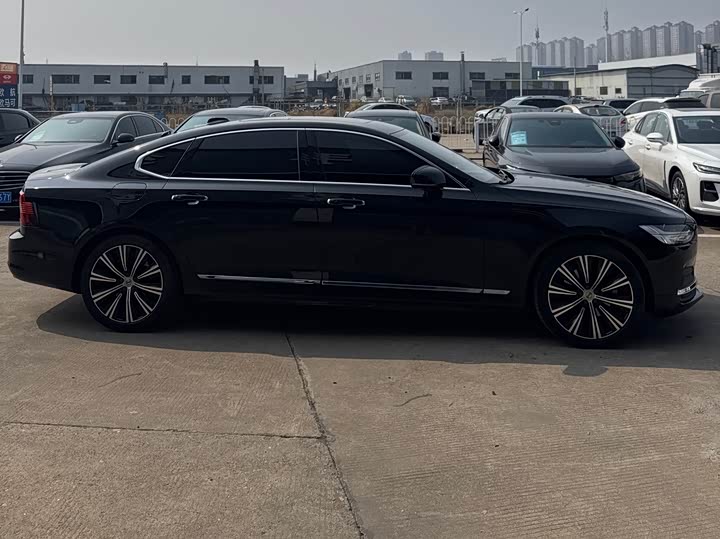 Фото 3 - Volvo S90