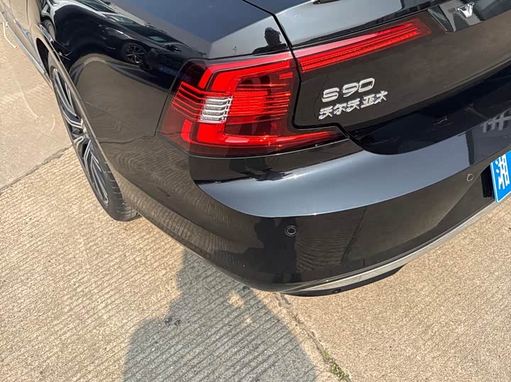 Фото 6 - Volvo S90