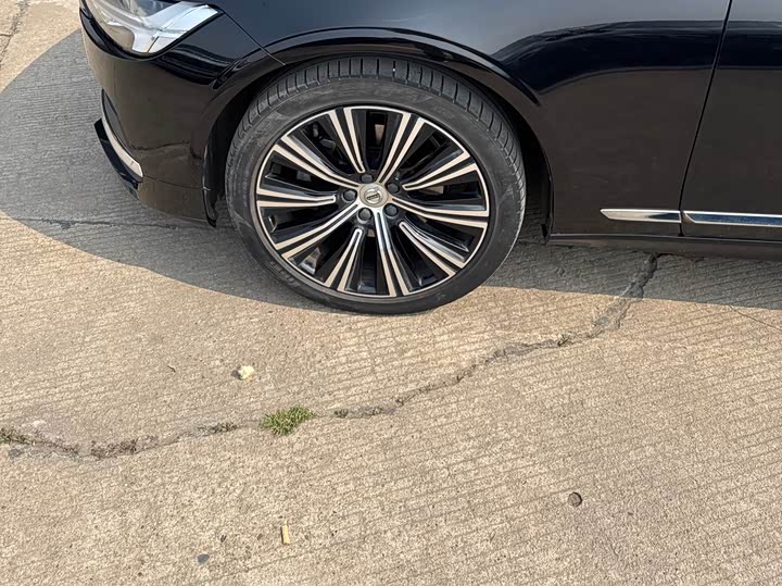 Фото 7 - Volvo S90