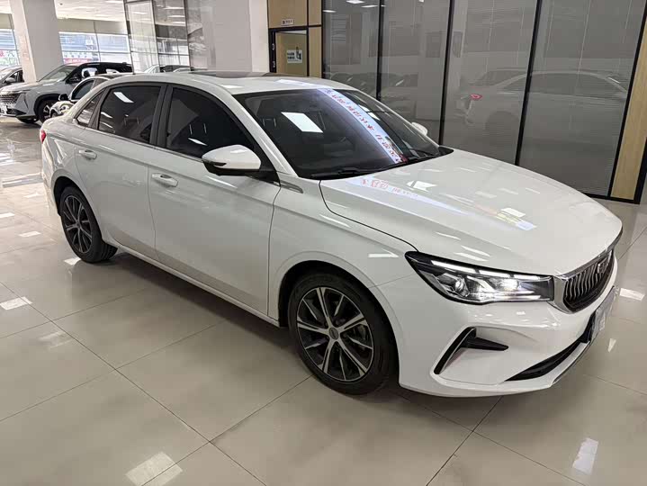 Фото 3 - Geely Emgrand