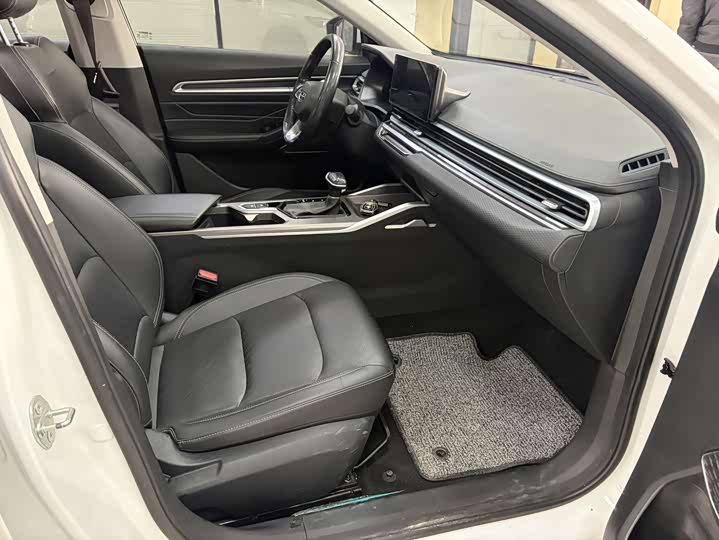 Фото 7 - Geely Emgrand