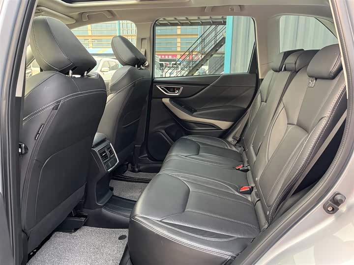 Photo 5 - Subaru Forester