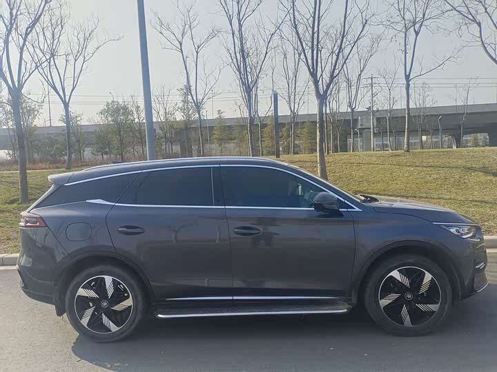 Photo 8 - BYD Tang Hybrid/EV