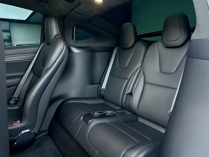 Фото 9 - Tesla Model X