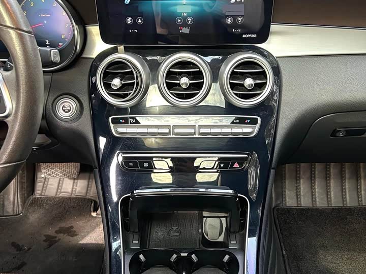 Фото 9 - Mercedes-Benz GLC-Class