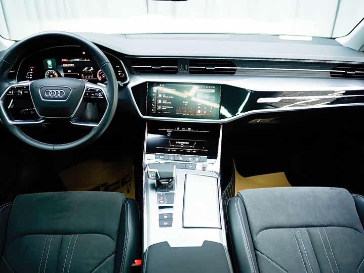 Фото 3 - Audi A7L
