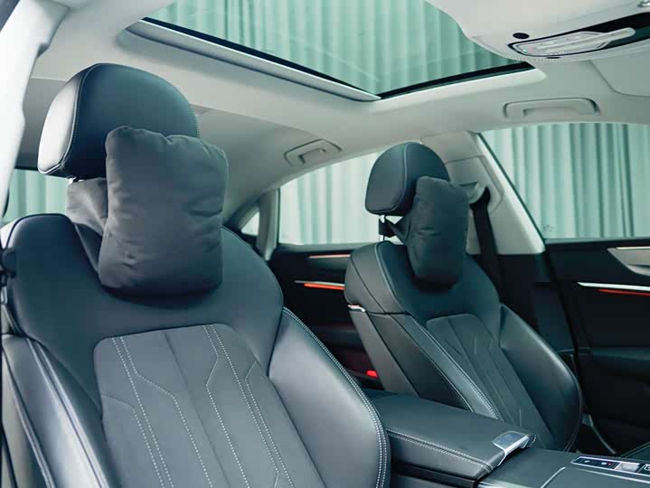 Фото 7 - Audi A7L