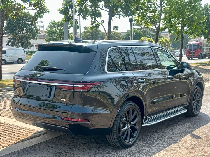 Фото 6 - LiXiang One