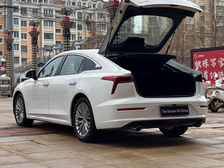 Фото 7 - Bestune B70