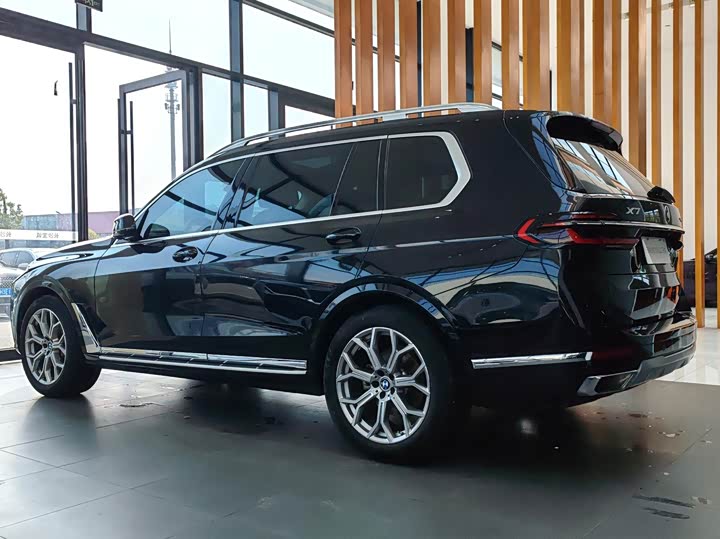 Фото 4 - BMW X7