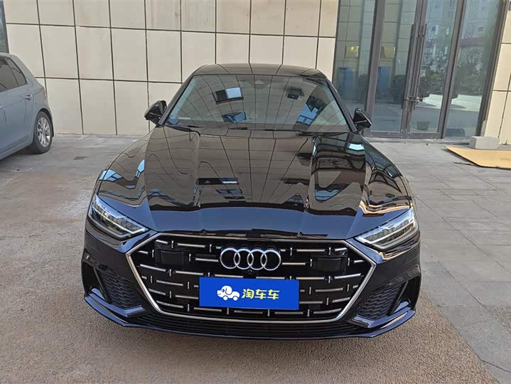 Фото 2 - Audi A7L