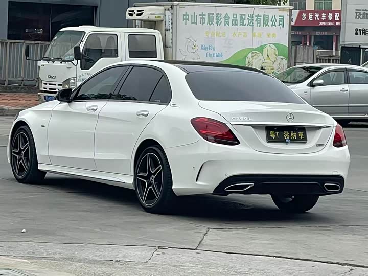 Фото 9 - Mercedes-Benz C-Class