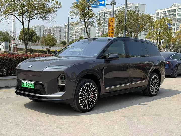 Фото 1 - Nio ES8