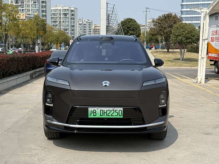 Фото 2 - Nio ES8