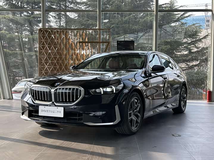 Фото 1 - BMW 5 Series