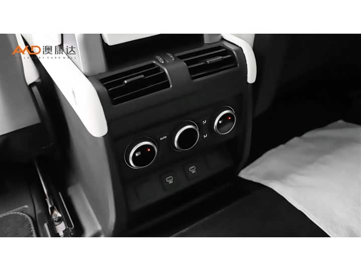 Фото 9 - Land Rover Defender