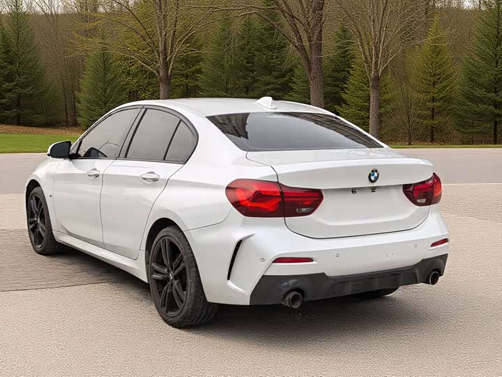 Фото 3 - BMW 1 Series