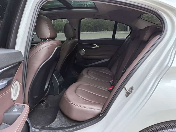 Фото 9 - BMW 1 Series